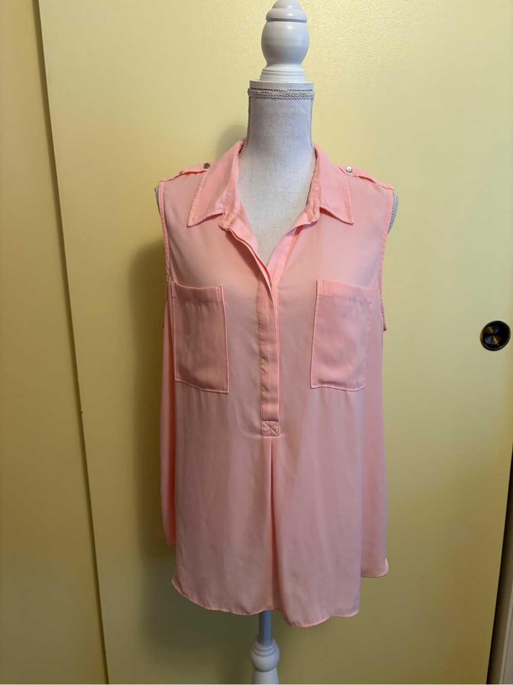 White House Black Market Sleeveless Light Pink Collared Tunic